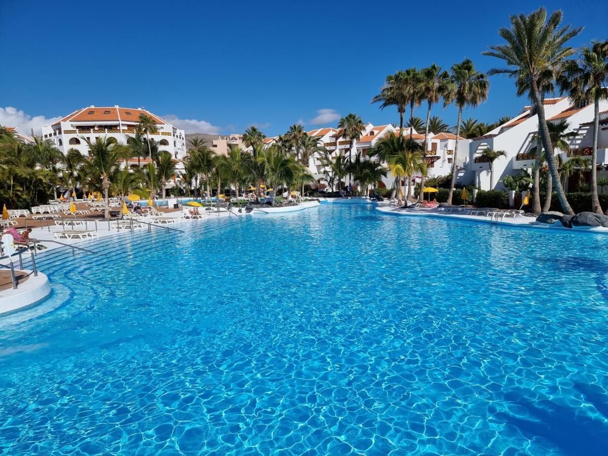 Studio No 2 Just 100 To Beach And Sea, Large Terrace, Heated Pool, Wifi, Aircondition For A Fee Playa de las Américas Exterior foto