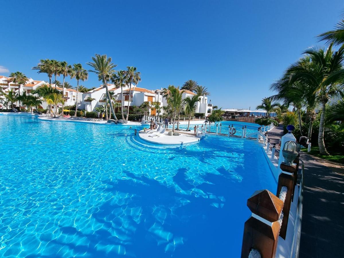 Studio No 2 Just 100 To Beach And Sea, Large Terrace, Heated Pool, Wifi, Aircondition For A Fee Playa de las Américas Exterior foto