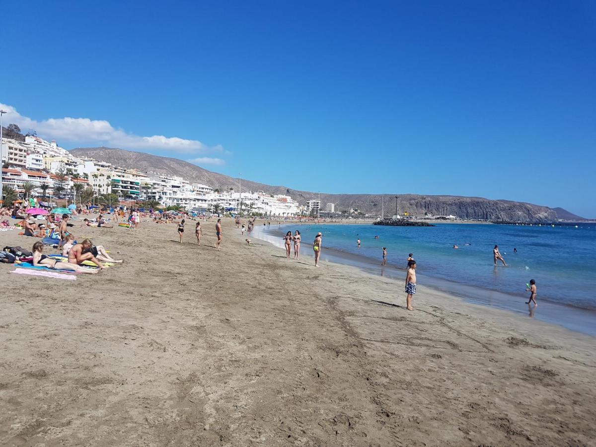 Studio No 2 Just 100 To Beach And Sea, Large Terrace, Heated Pool, Wifi, Aircondition For A Fee Playa de las Américas Exterior foto