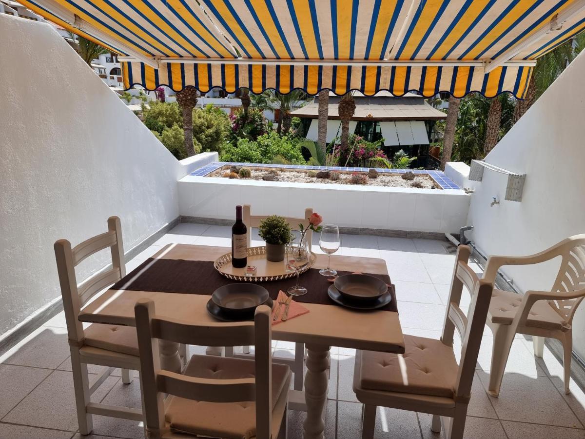 Studio No 2 Just 100 To Beach And Sea, Large Terrace, Heated Pool, Wifi, Aircondition For A Fee Playa de las Américas Exterior foto