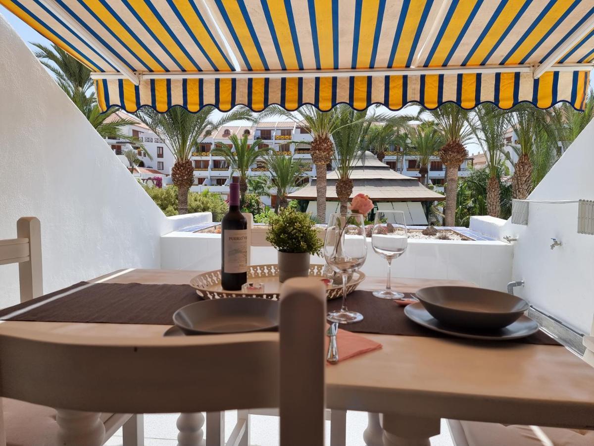 Studio No 2 Just 100 To Beach And Sea, Large Terrace, Heated Pool, Wifi, Aircondition For A Fee Playa de las Américas Exterior foto